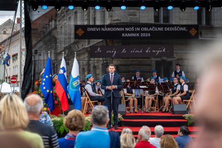 Dnevi narodnih noš in oblačilne dediščine v Kamniku   (39)